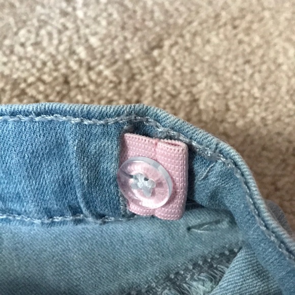 blue denim flower patterned knee length shorts - Picture 4 of 5